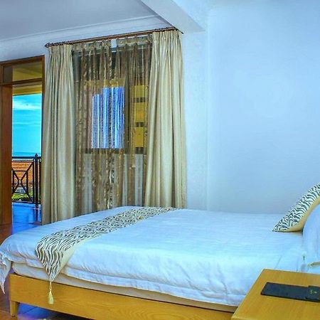Rosemary Courts Bed And Breakfast Entebbe Exteriér fotografie