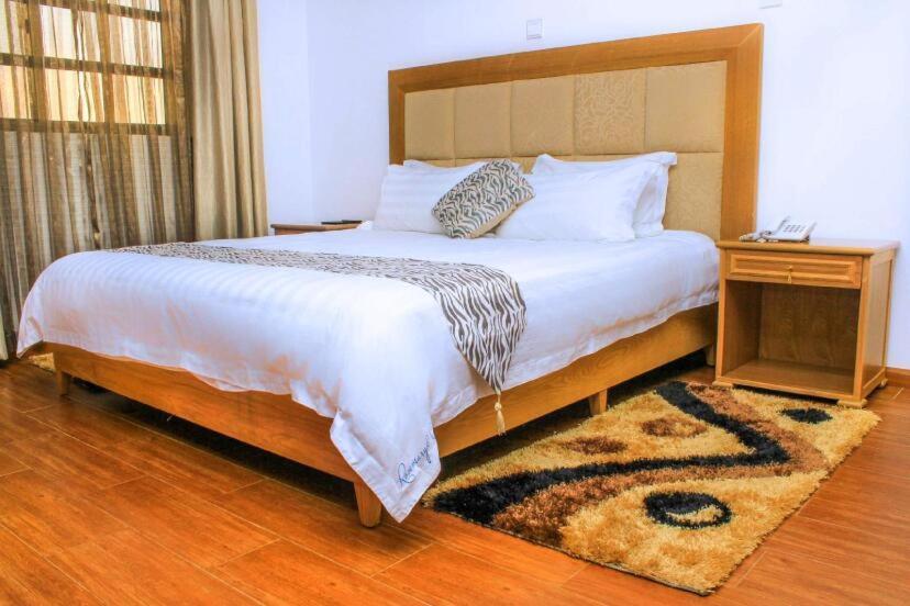 Rosemary Courts Bed And Breakfast Entebbe Exteriér fotografie